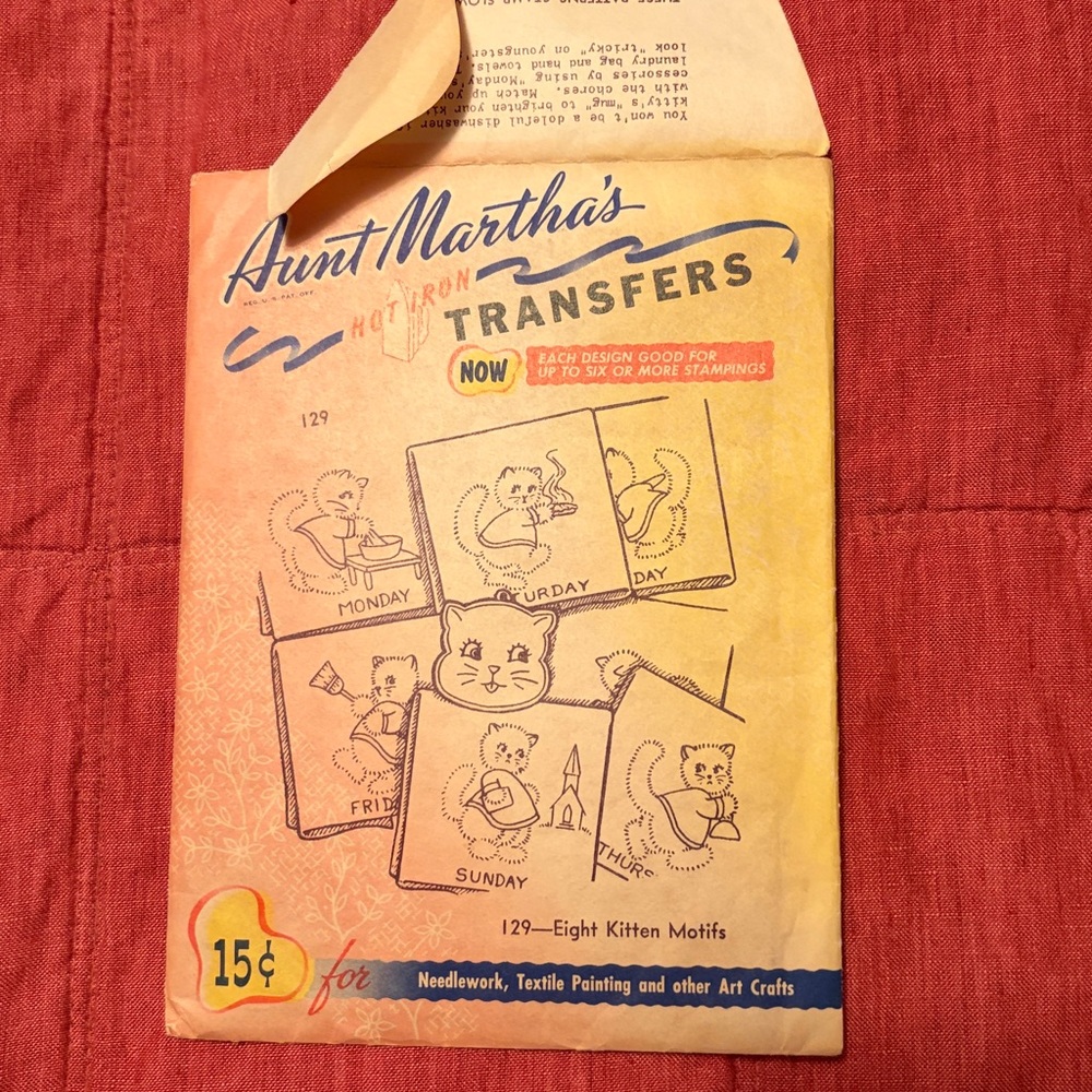 Vintage Uncut Aunt Martha's Embroidery Transfer Pattern 129 Kitten Motifs